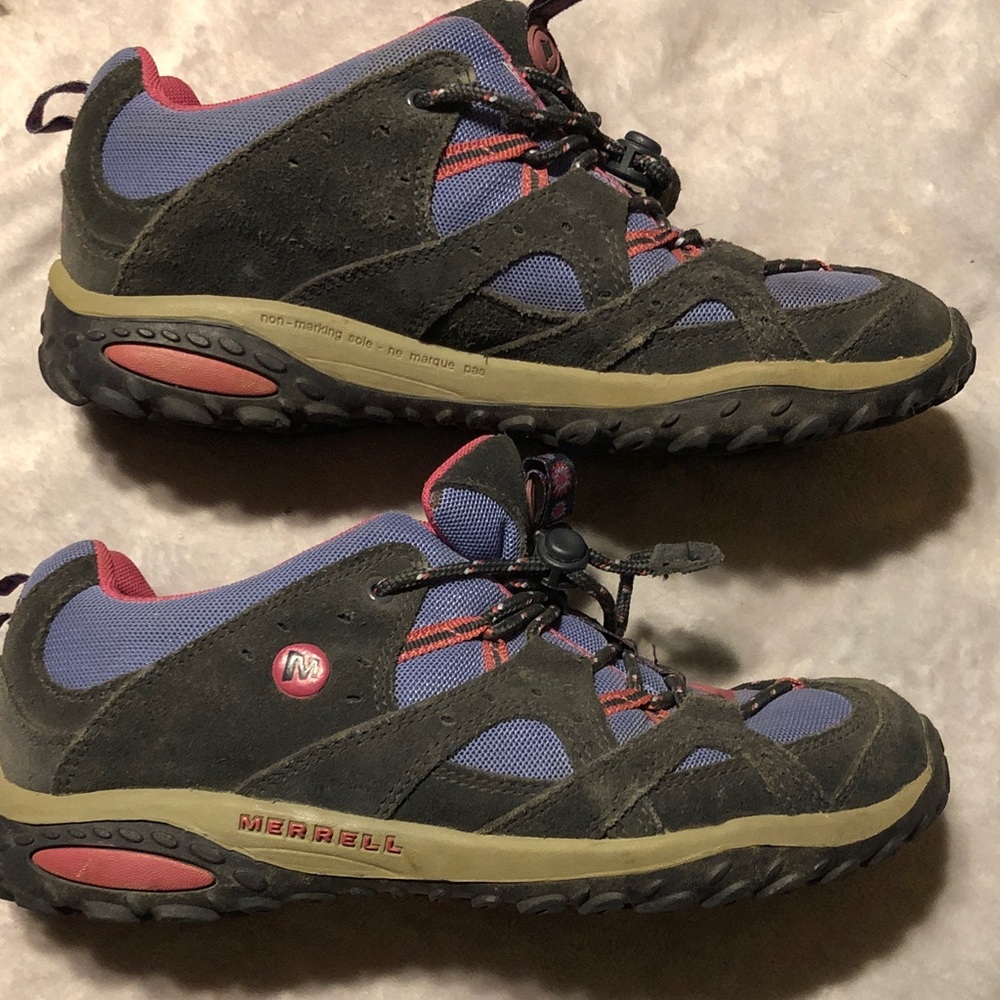 Merrell Women's Black and Pink Athletic Shoes